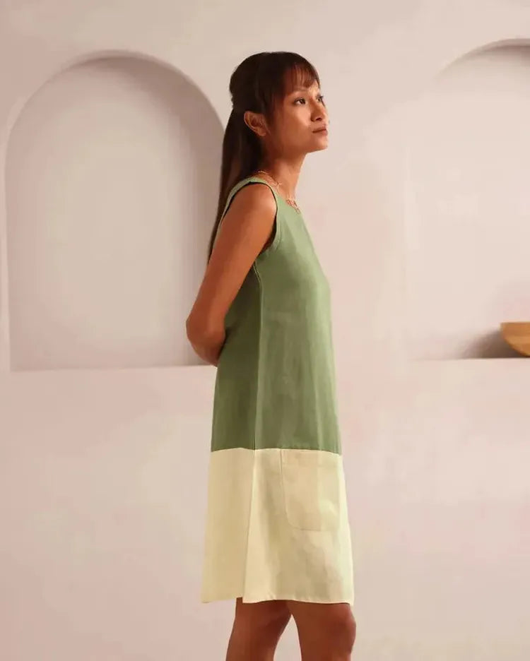 Olive A Line Dew Colorblock Dress
