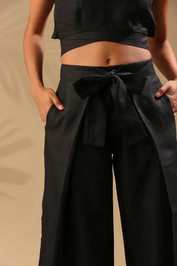 Black Highwaisted Magnolia Flared Pants