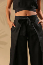 Black Highwaisted Magnolia Flared Pants
