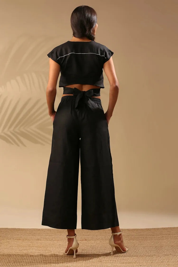 Black Highwaisted Magnolia Flared Pants