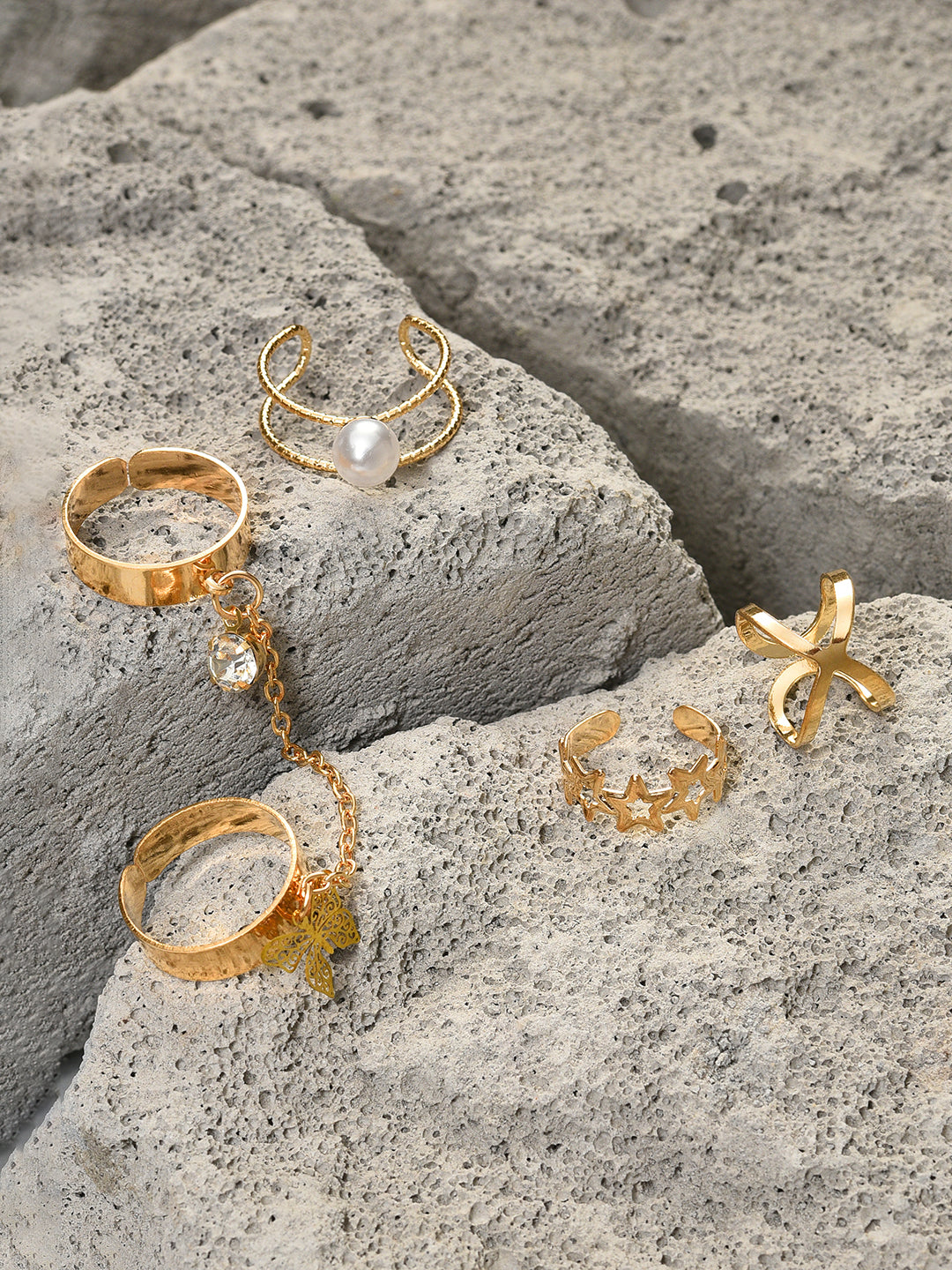 Set Of 4 Gold-Plated & White Pearls Beaded Finger Rings
