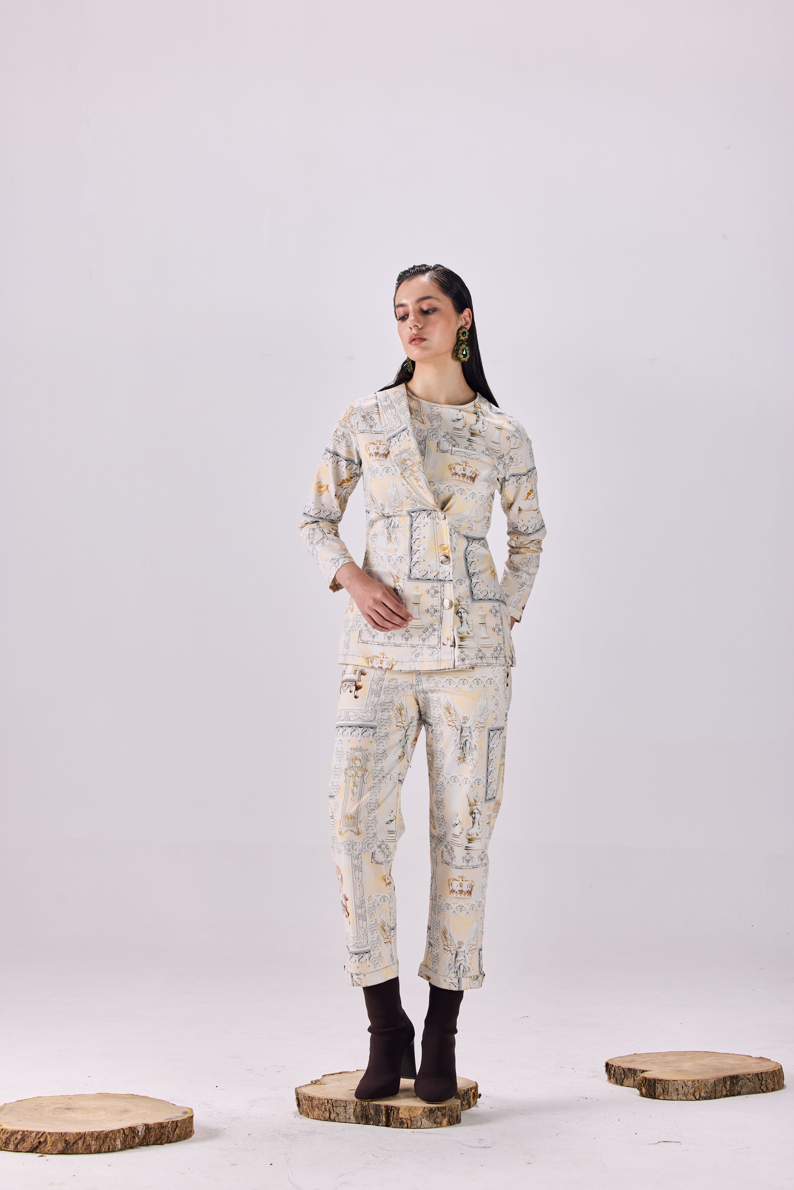 SAMMYUKK Renaissance King Print Coat and Pant Co-Ord Set - MULTICOLOR