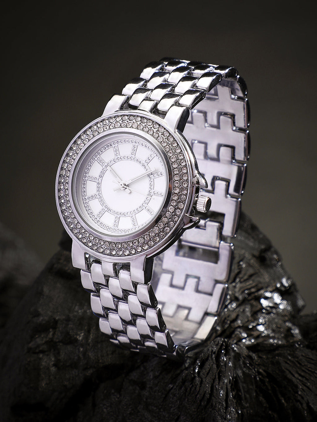 Haute Sauce The Arcova Round Watch - Metallic Silver
