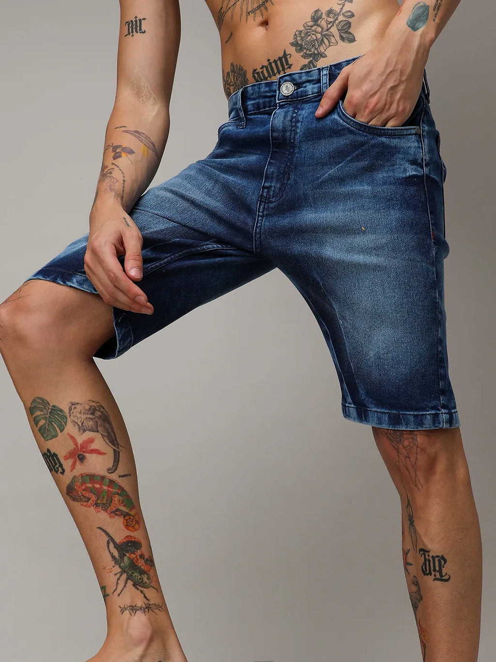 Campus Sutra Contrast Wash Denim Shorts