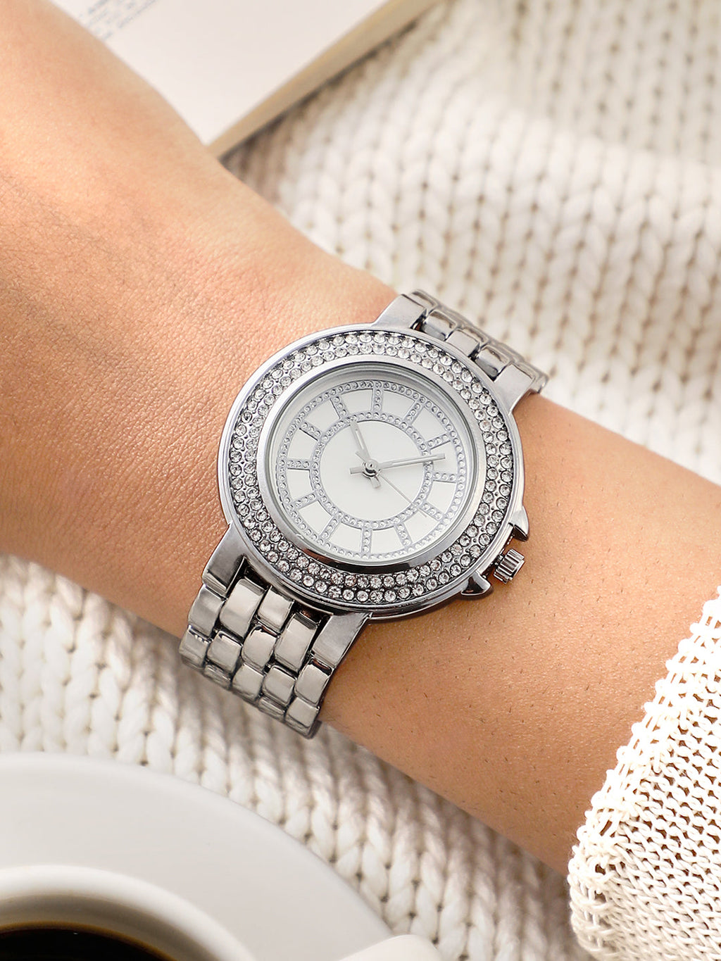 Haute Sauce The Arcova Round Watch - Metallic Silver