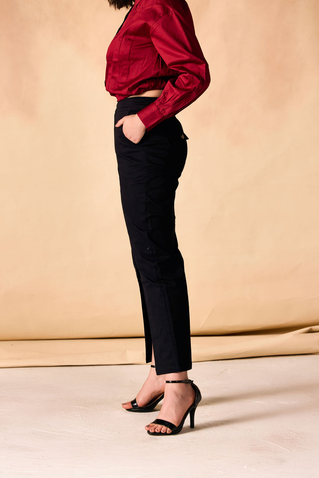 SAMMYUKK Black Front Slit Hem Straight-Leg Pants - Blackout