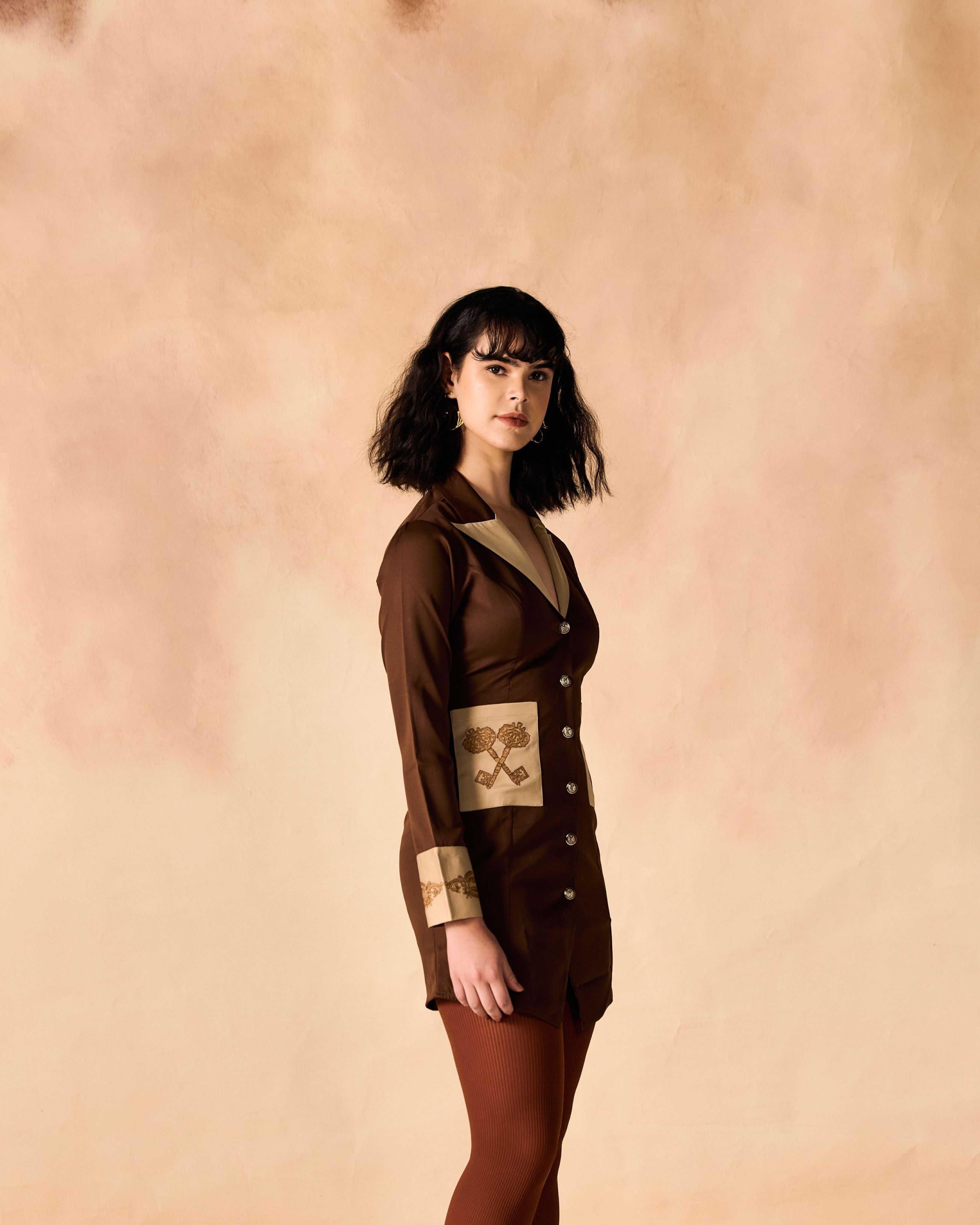 SAMMYUKK Vintage Lock and Key Embroidered Shirtdress - Cinnamon