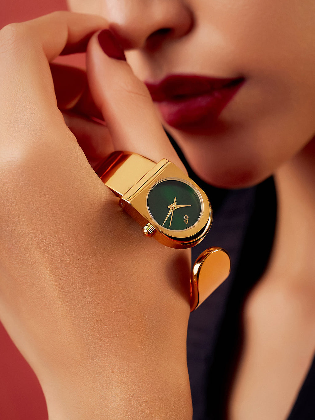 The Emerald Vintage Bracelet Watch - Gold