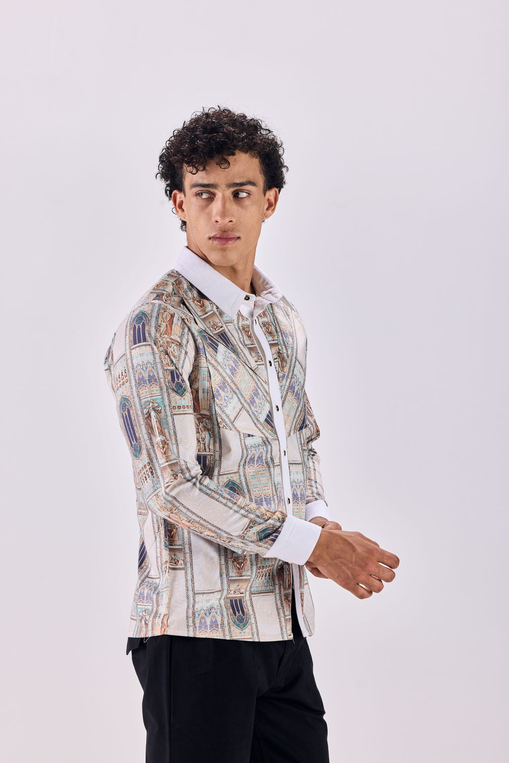 SAMMYUKK Contrast Collar Ancient Roman Print Button-Up Shirt - MULTICOLOR
