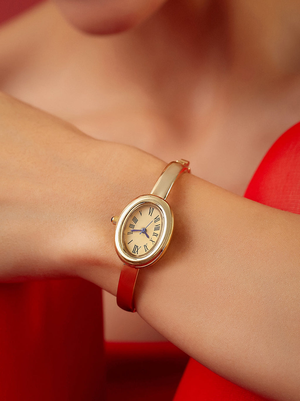 The Champagne Classic Watch - Gold