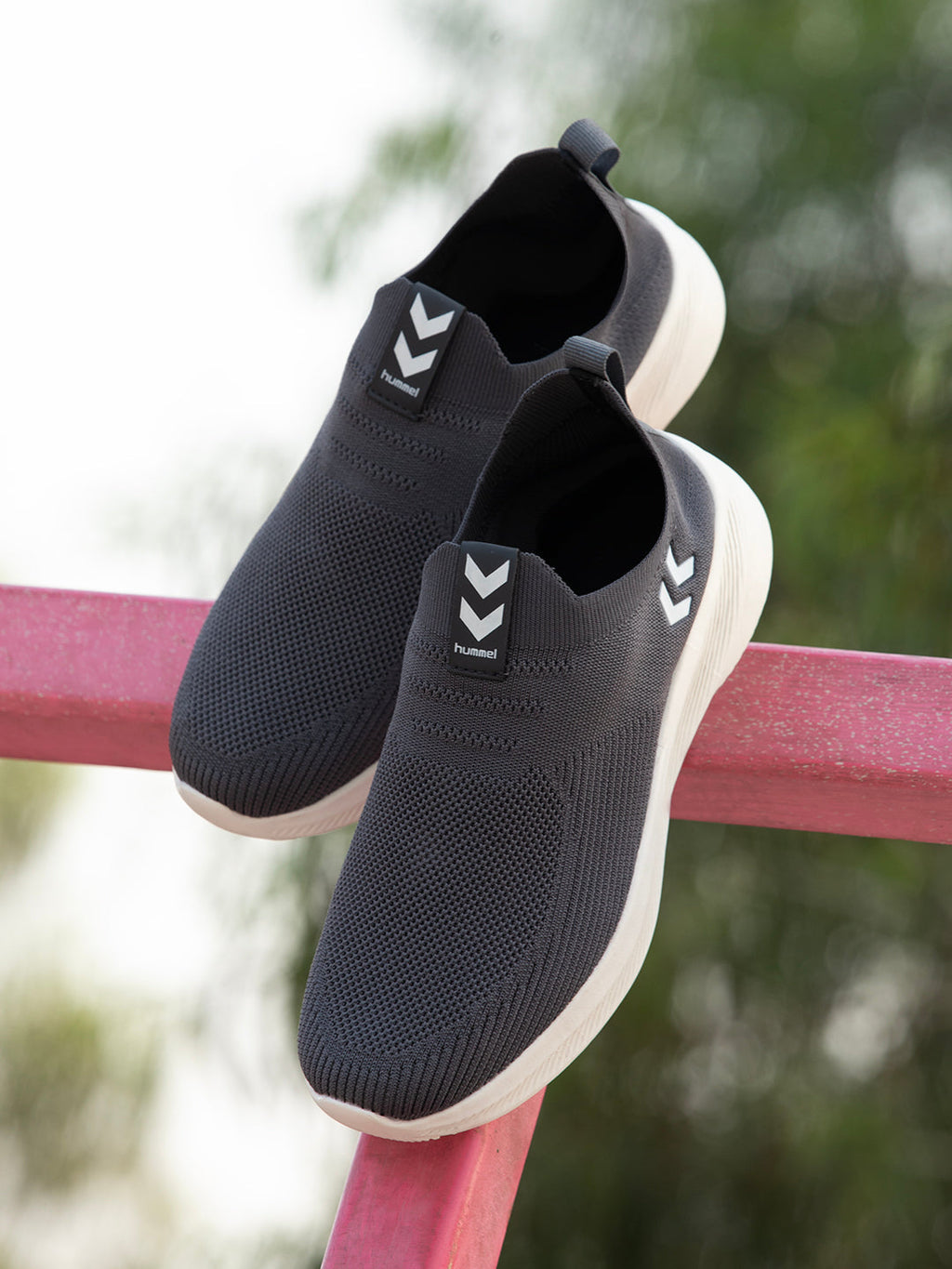 Hummel Grey/white Regular Shoes for Men Gym Wear