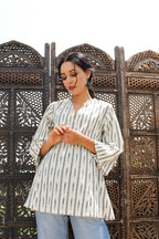 ShopKapaas Ivory Ikat Woven Kurta