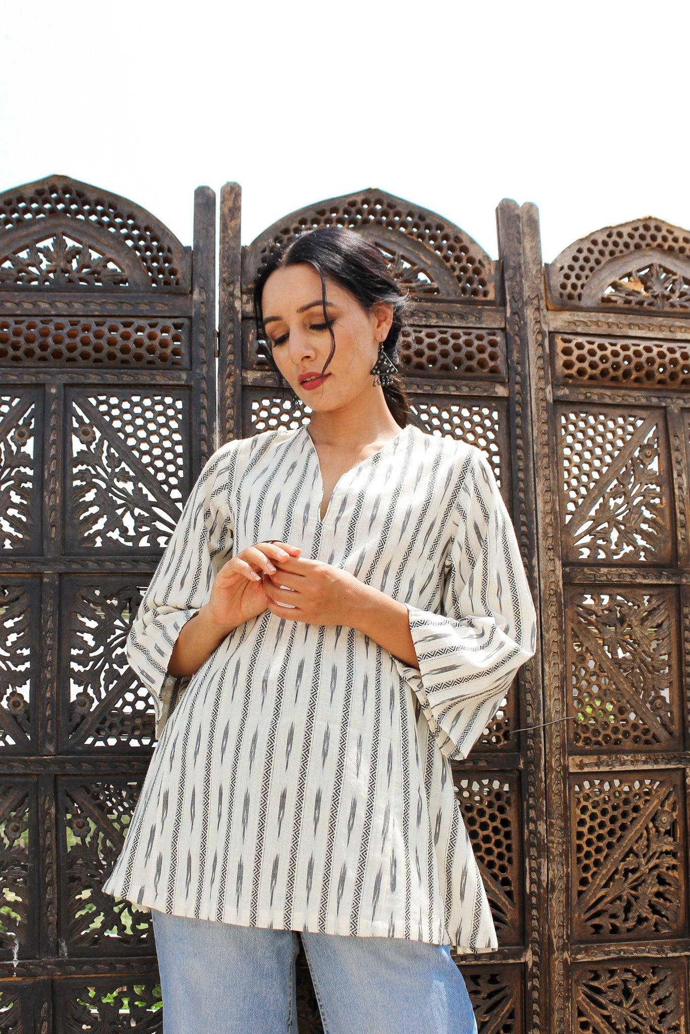 ShopKapaas Ivory Ikat Woven Kurta