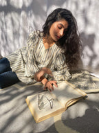 ShopKapaas Ivory Ikat Woven Kurta