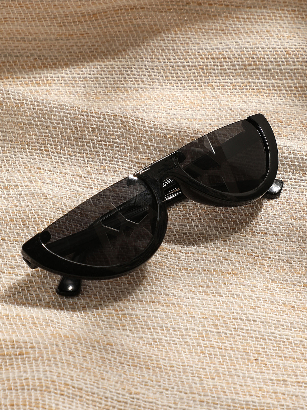 Black Frame Retro Sunglass