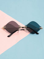 Black Frame Retro Sunglass