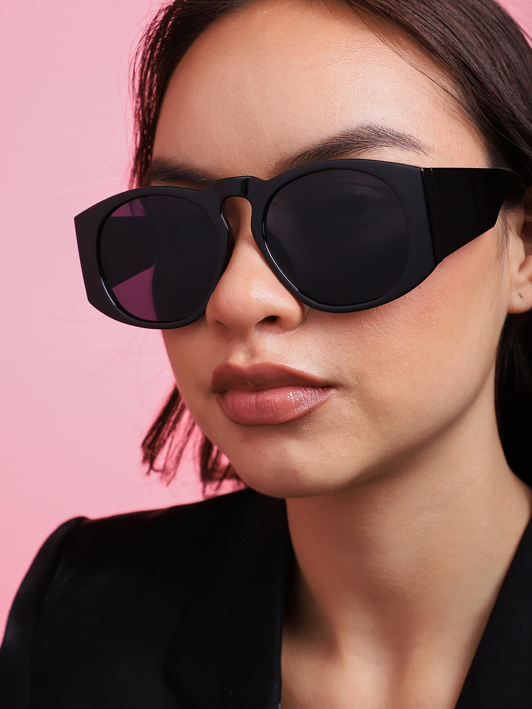 Black Frame Retro Sunglass