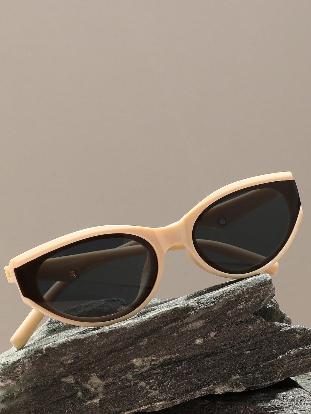 Beige Frame Retro Sunglass