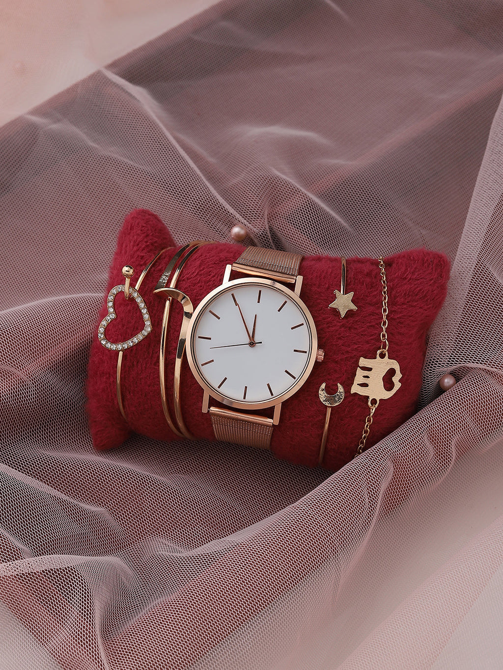 White Analog Round Dial With Gold Metal Strap Watch & Bracelets