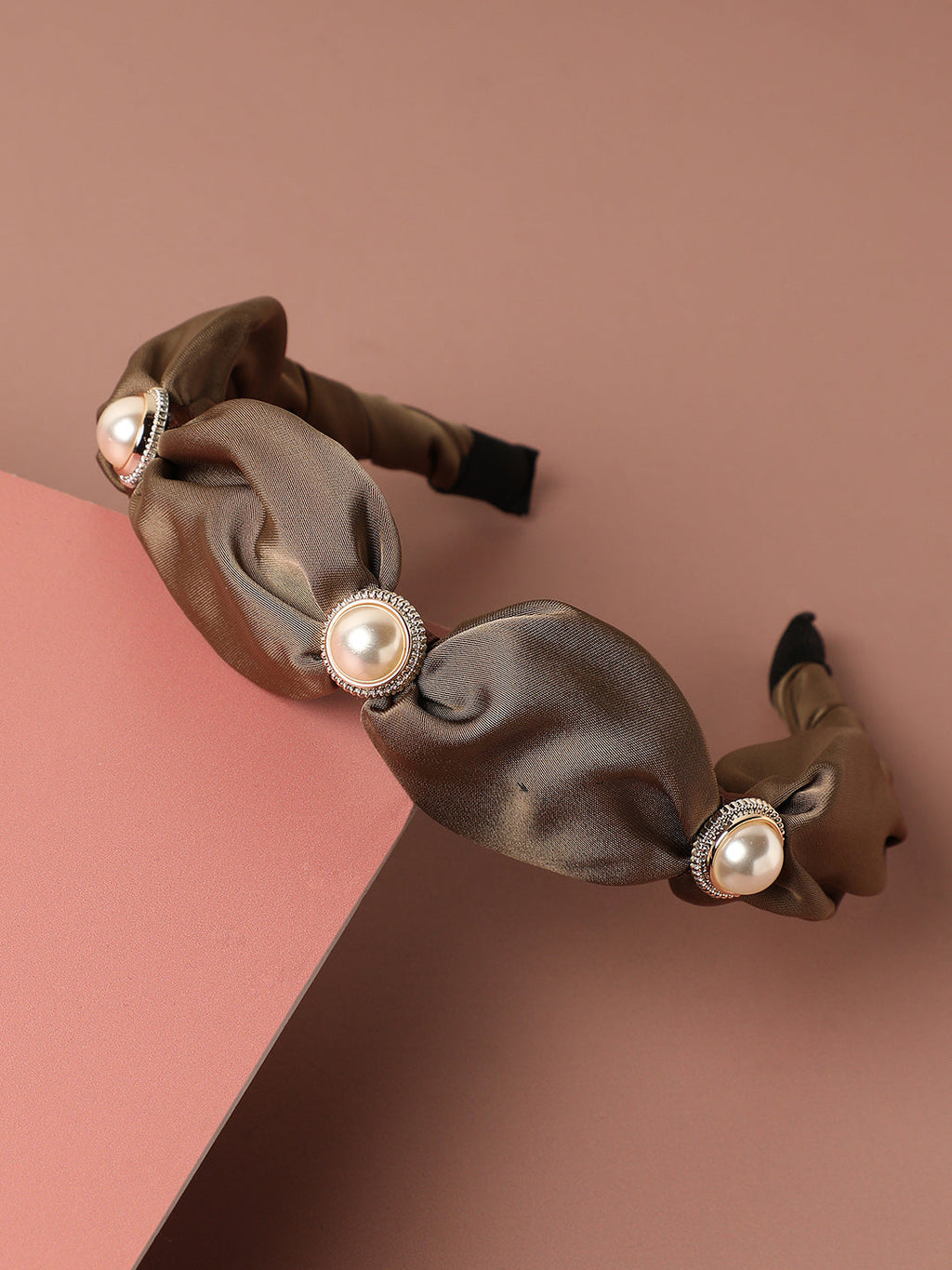 Haute Sauce Sparkling Tresses: Adorning With An Embellished Hairband