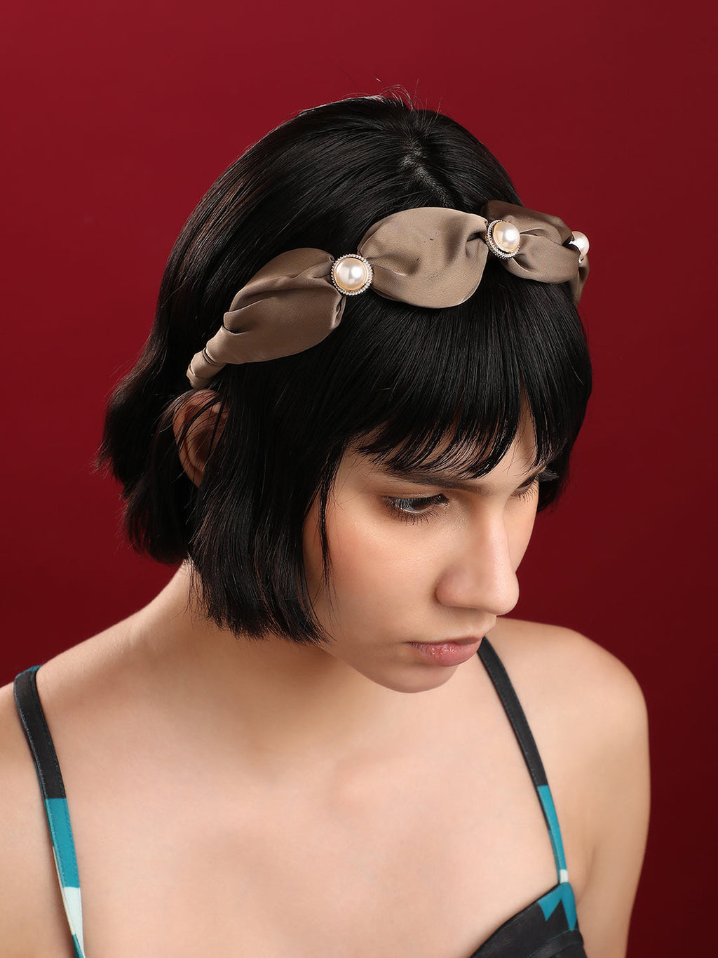 Haute Sauce Sparkling Tresses: Adorning With An Embellished Hairband
