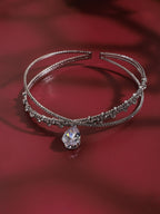 Regal Headpieces: The Glamour Of An Embellished Hairband