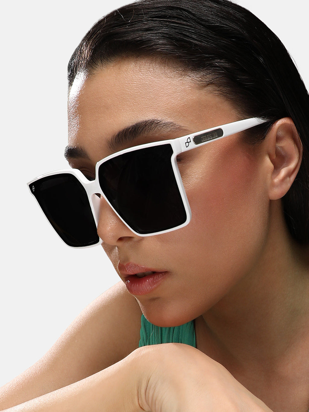Haute Sauce Full Rim Oversized Sunglasses - White