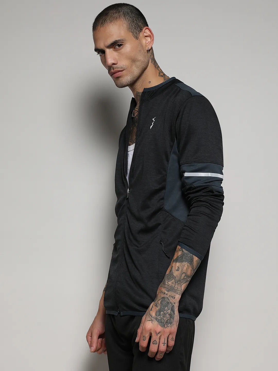 Campus Sutra Heathered Activewear Jacket With Contrast Detail