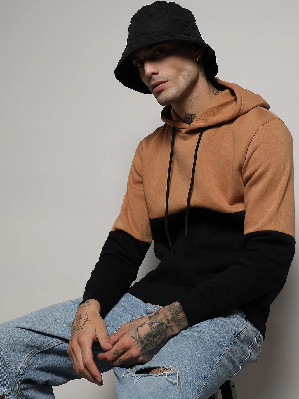 Campus Sutra Pullover Hoodie With Ribbed Hem