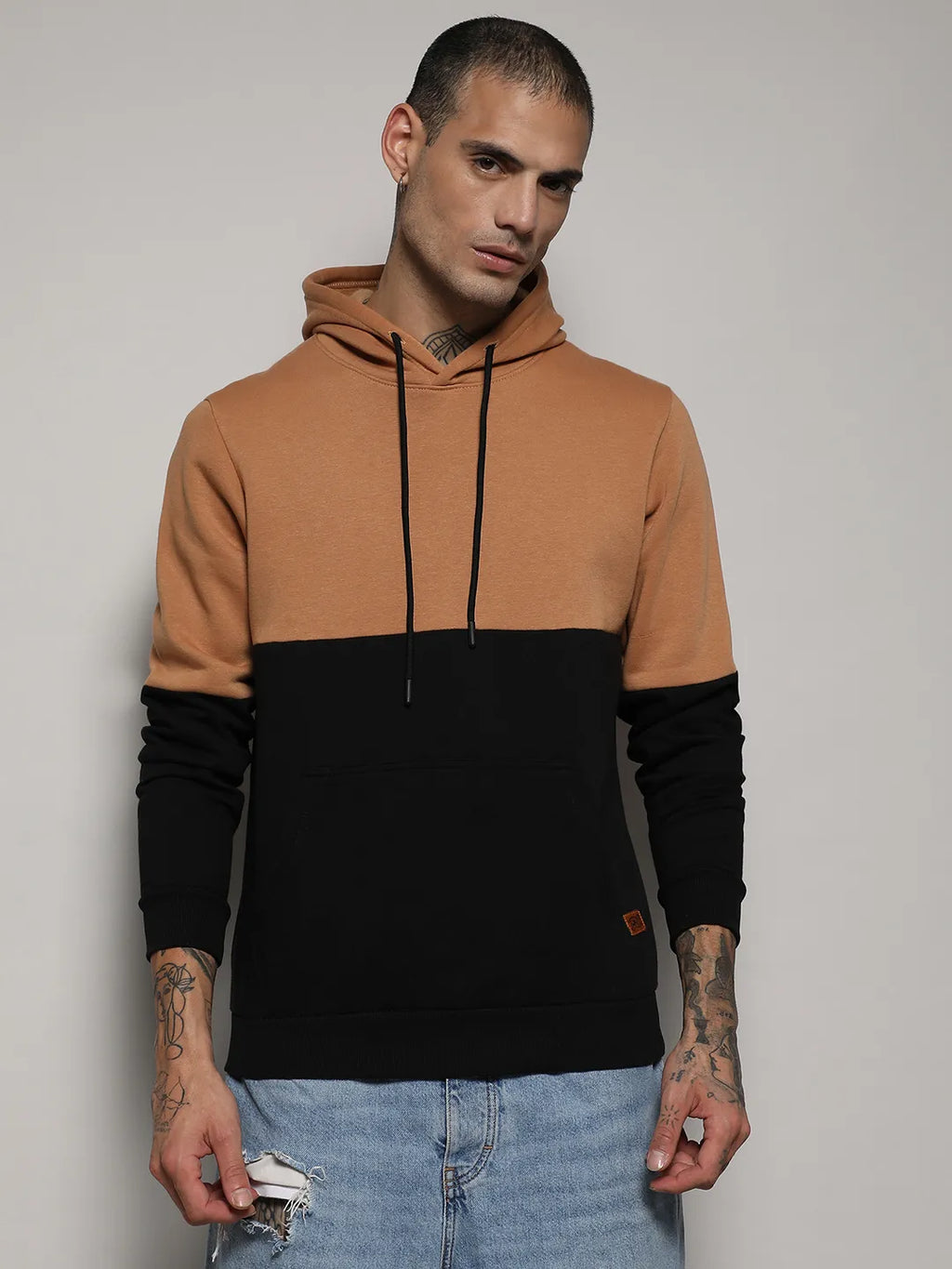 Campus Sutra Pullover Hoodie With Ribbed Hem