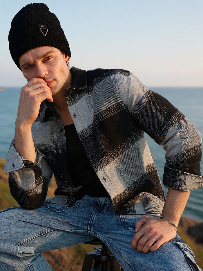 Campus Sutra Vignette-Checkered Oversized Shirt