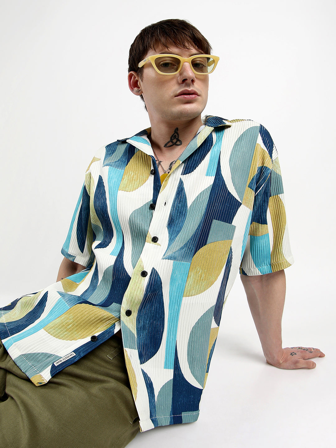 Campus Sutra Oversized Abstract Curves Shirt