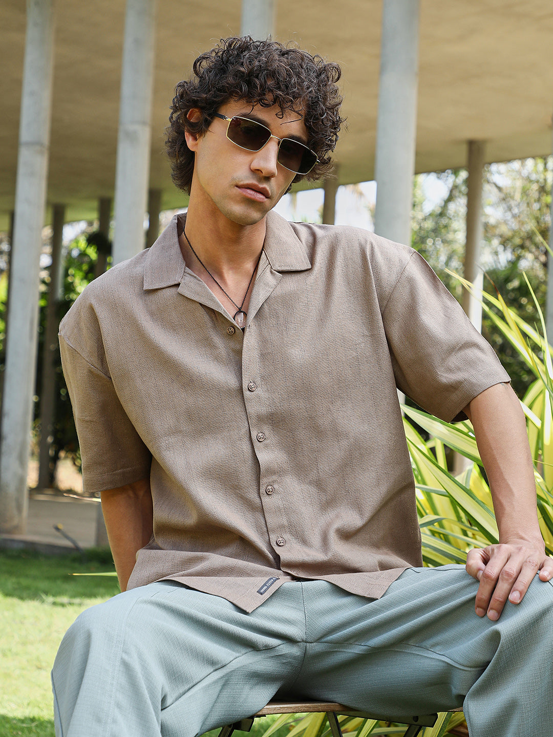 Campus Sutra Solid Resort Oversized Shirt