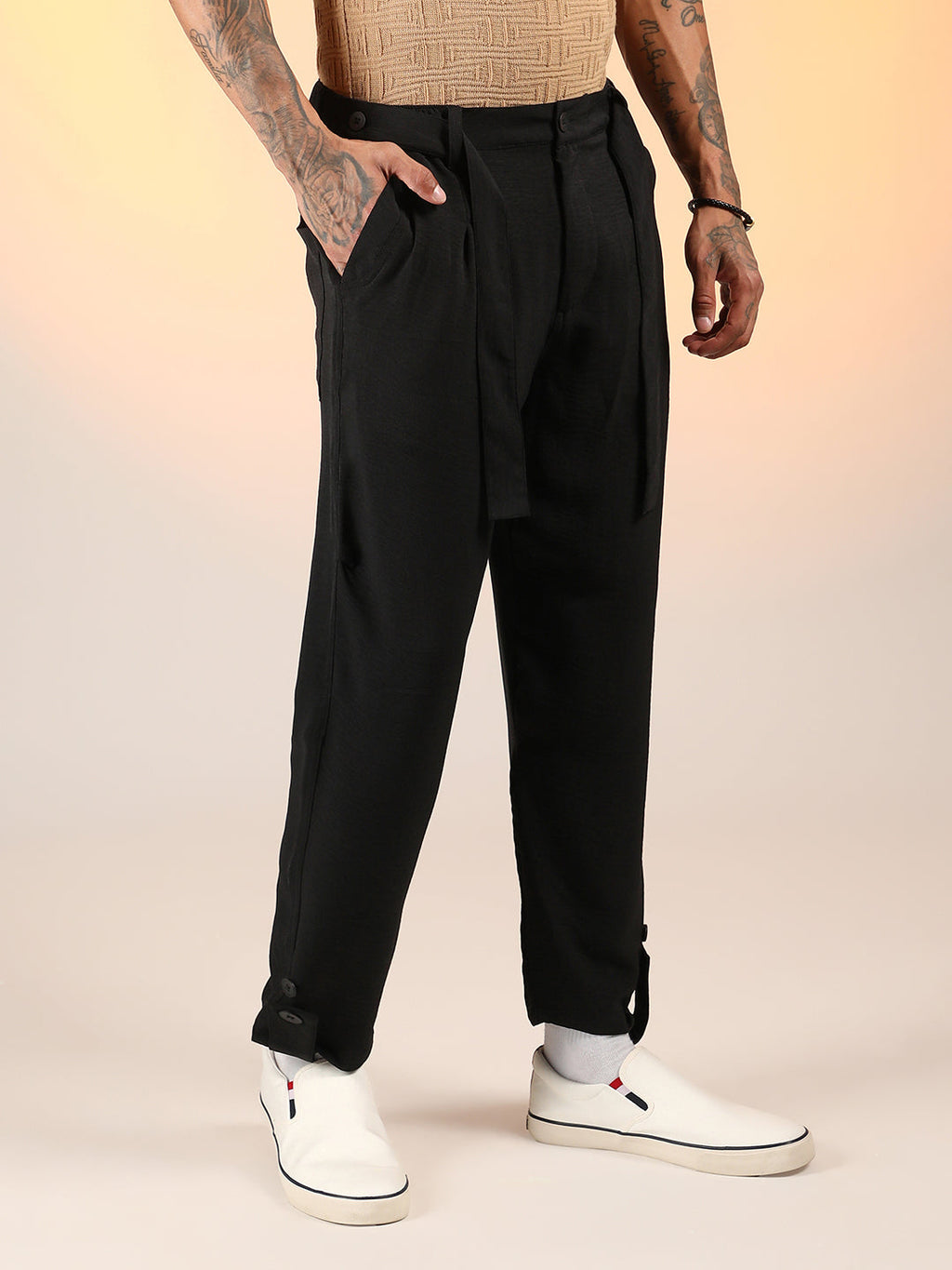 Campus Sutra Lightweight - Tapered Pleated Trousers