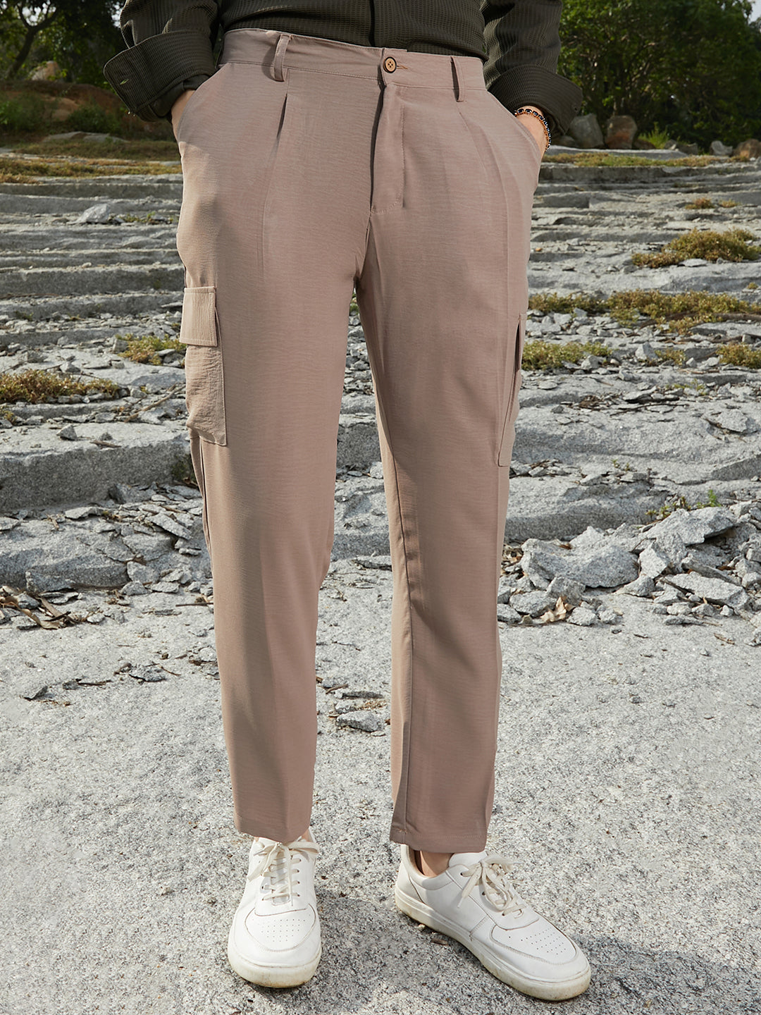 Campus Sutra Lightweight - Crinkled Utility Trousers