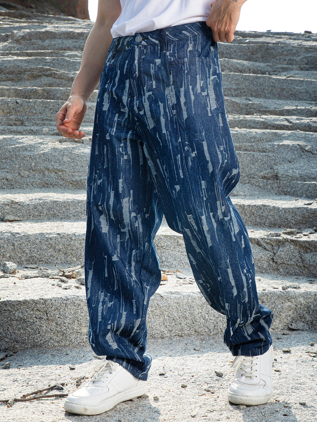 Campus Sutra Textured Baggy Denim Jeans