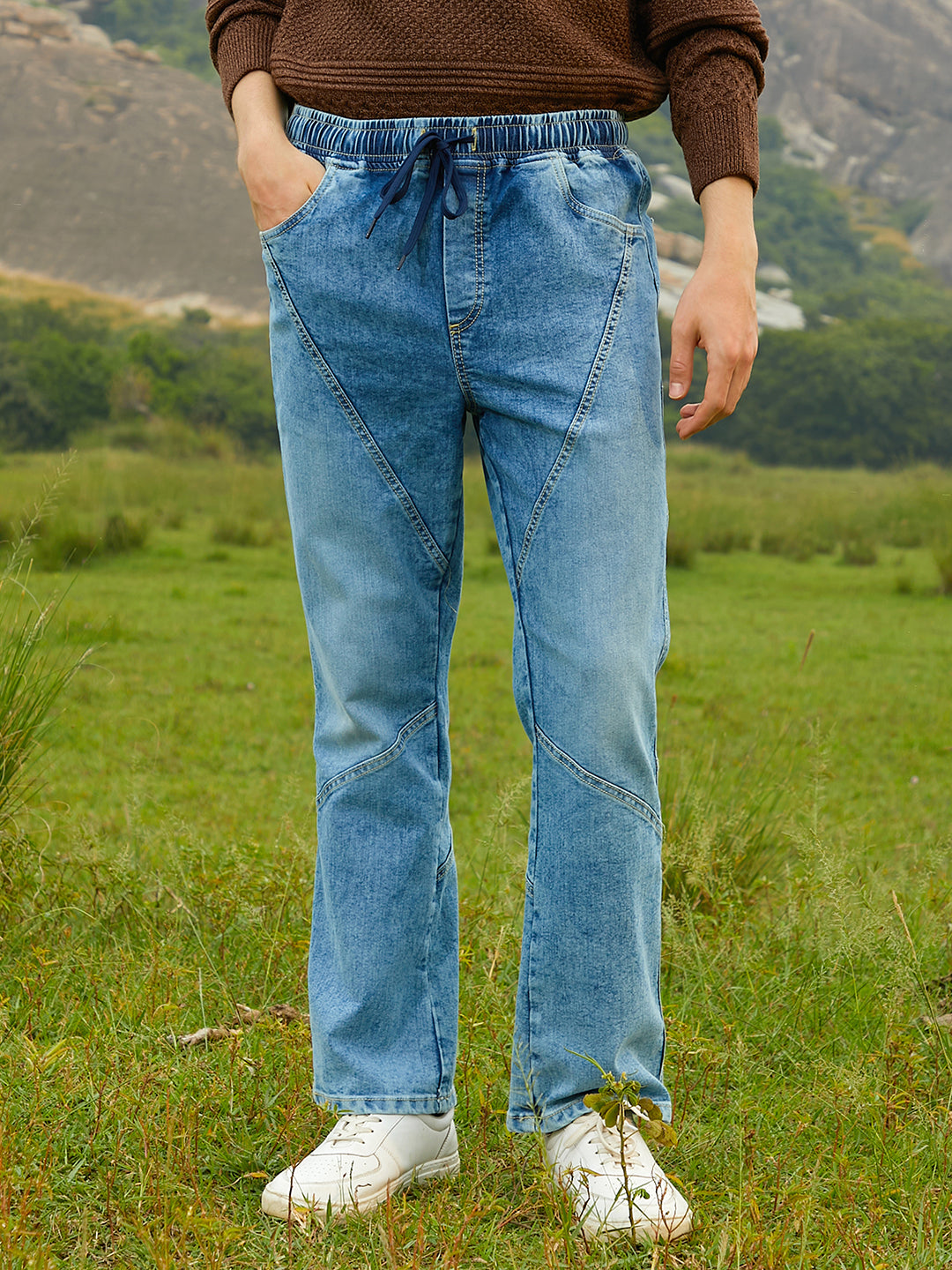 Campus Sutra Straight-Fit Patchwork Denim Jeans
