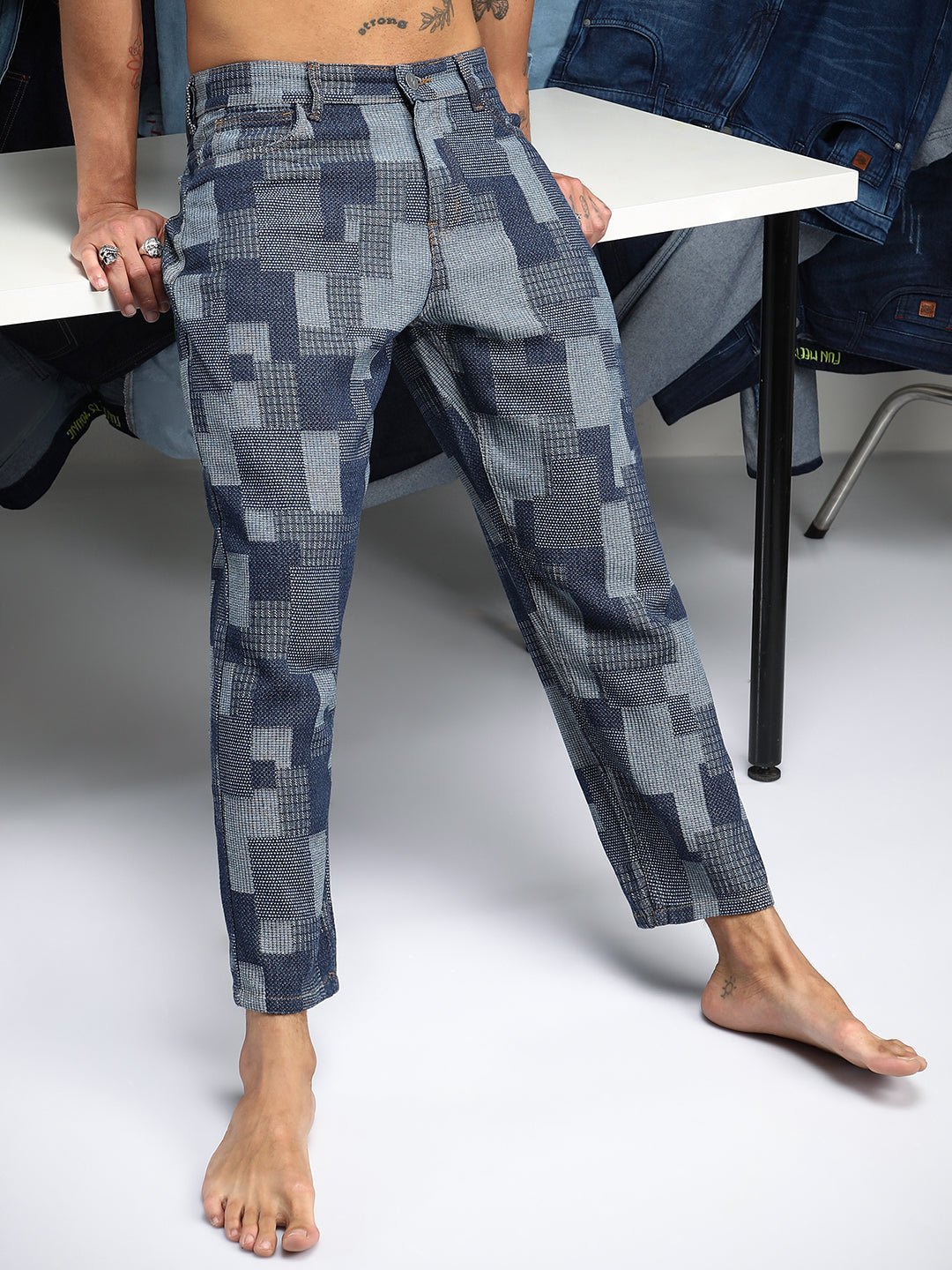 Campus Sutra Blcoked Straight-Fit Denim Jeans
