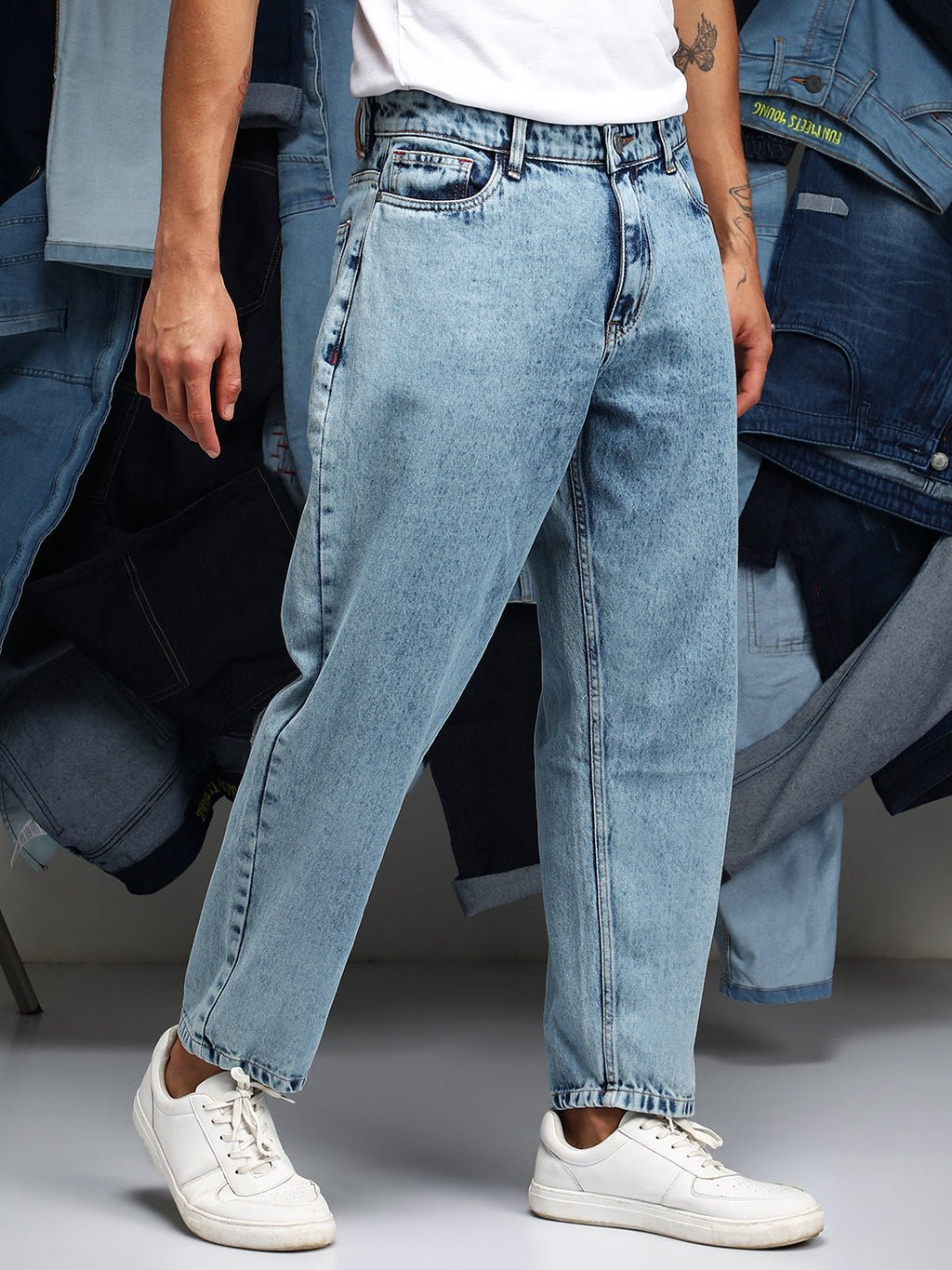 Campus Sutra Acid-Wash Straight-Fit Denim Jeans