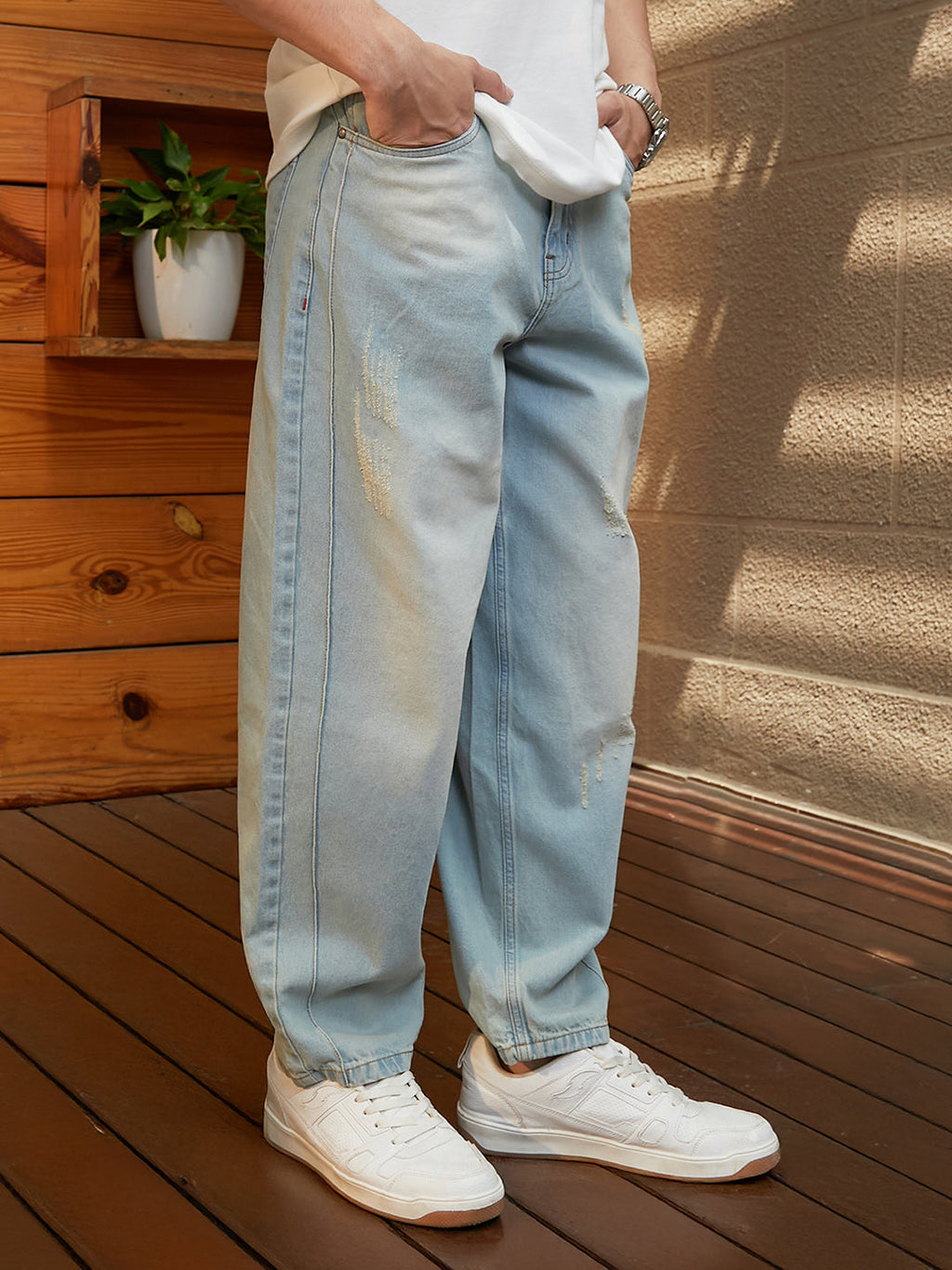 Campus Sutra Light-Wash Baggy Denim Jeans