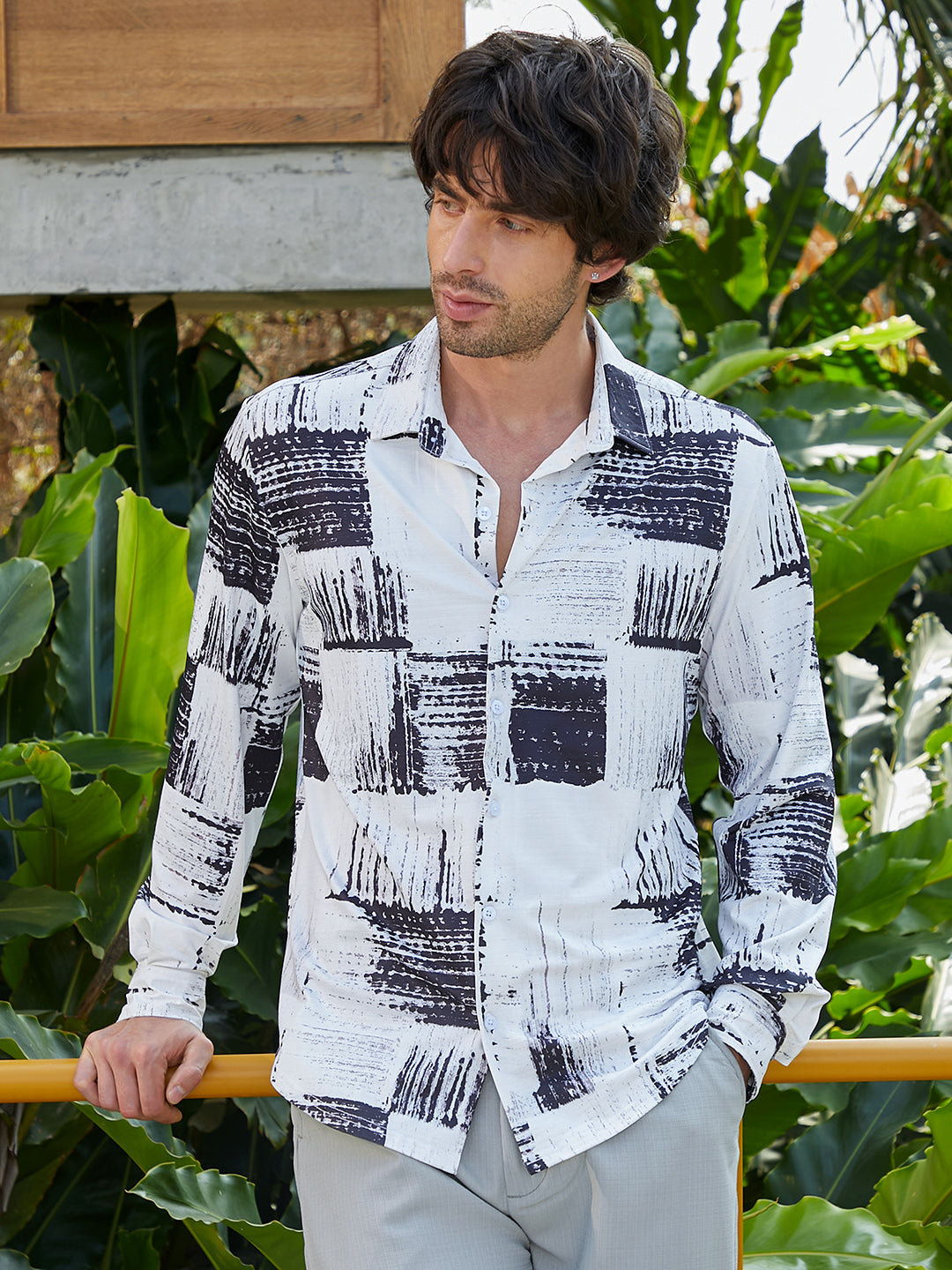 Campus Sutra Contrast-Fade Imprint Shirt