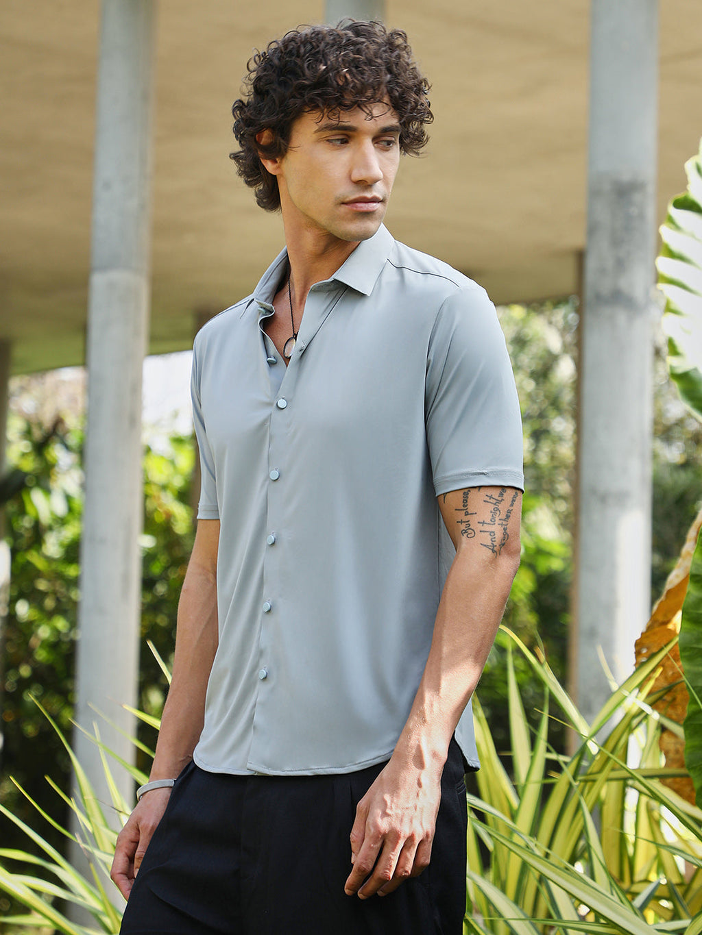 Campus Sutra Seamless Solid Shirt