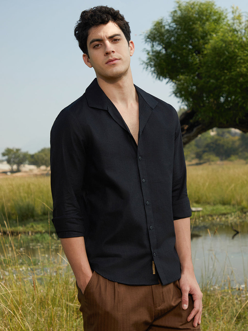 Campus Sutra Solid Casual Shirt