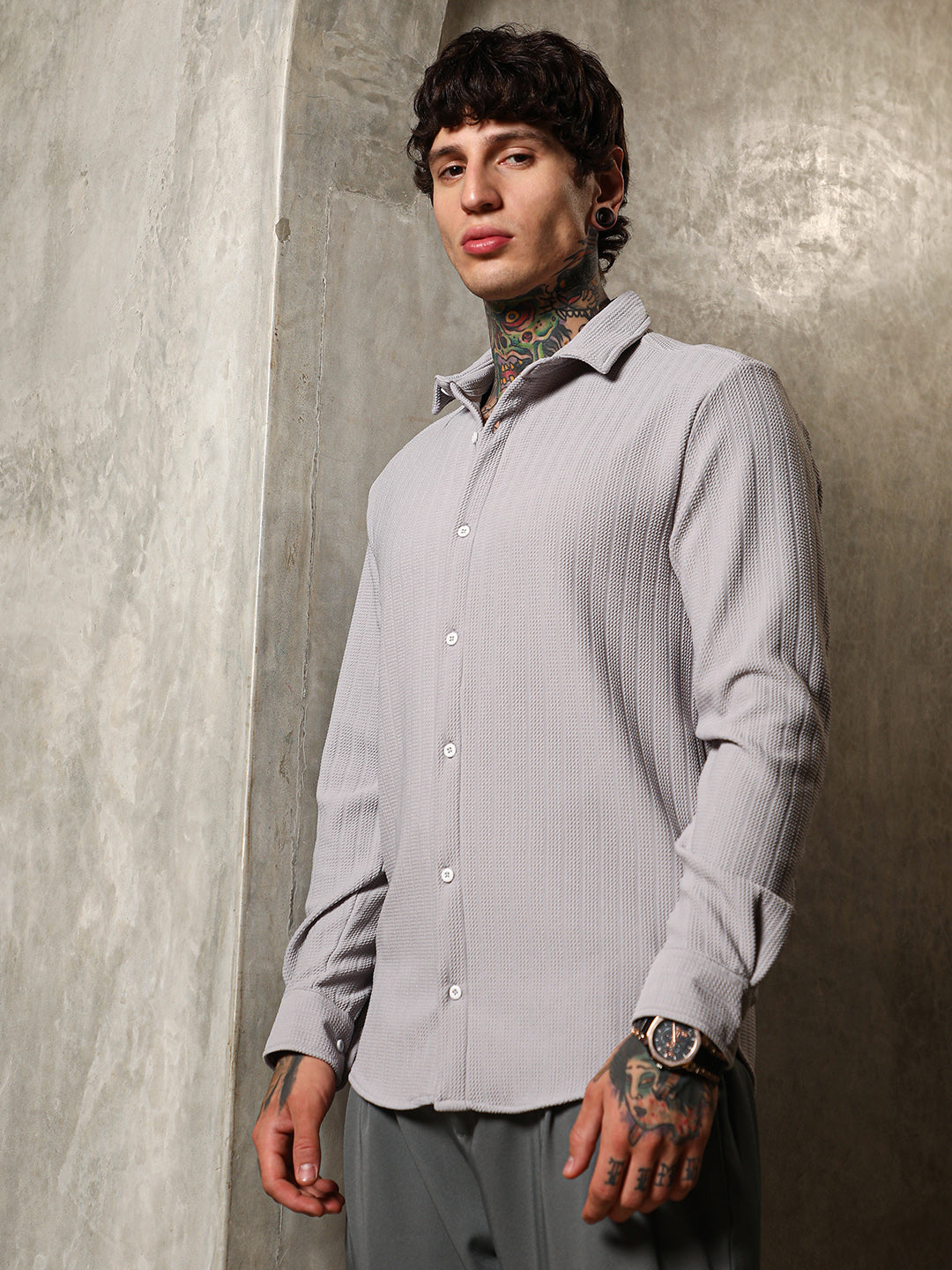 Campus Sutra Chevron-Panel Tactile Shirt