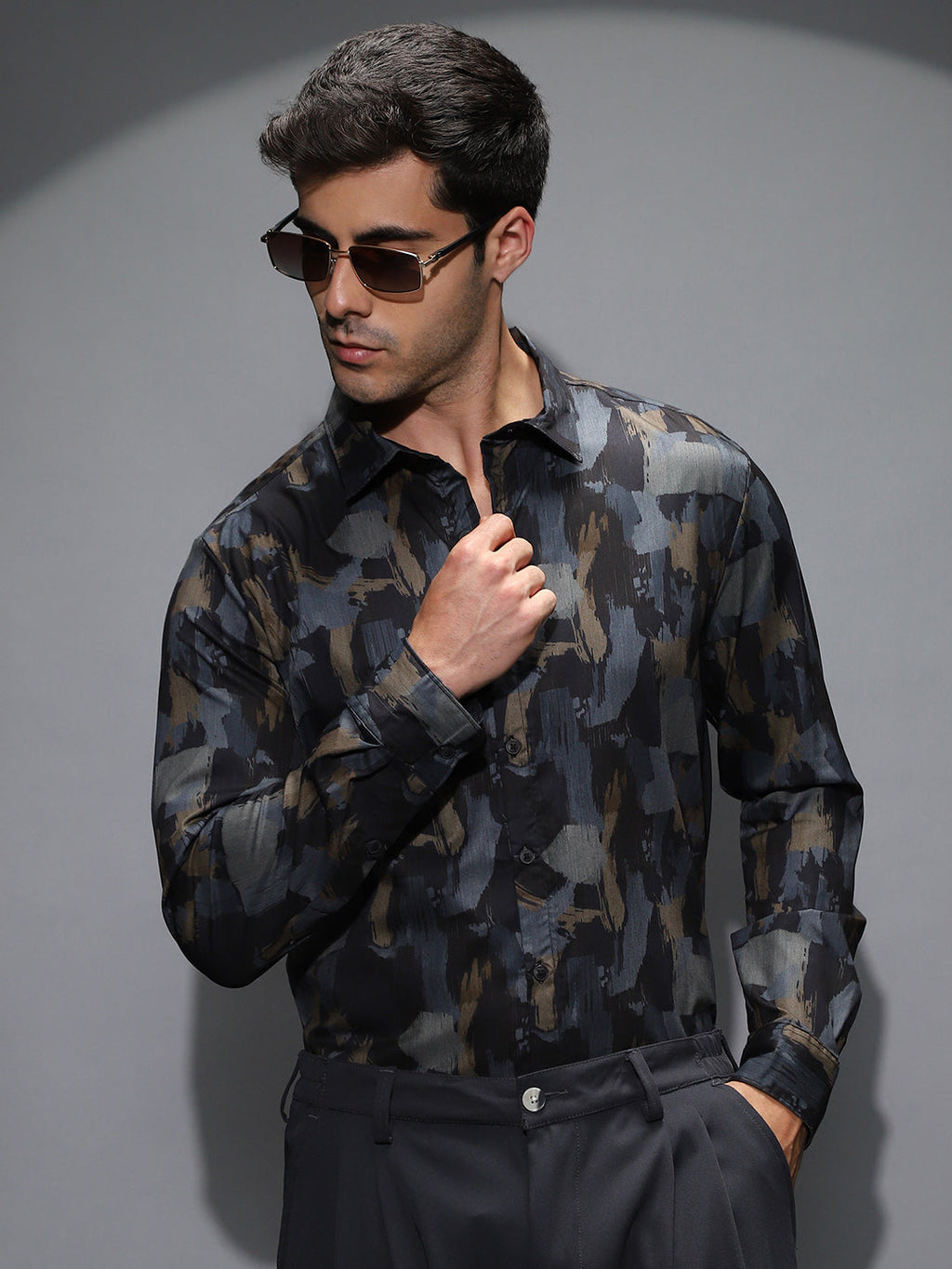 Campus Sutra Fray-Stroke Imprint Shirt