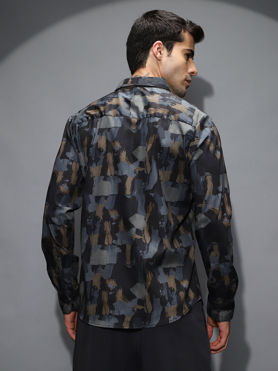 Campus Sutra Fray-Stroke Imprint Shirt