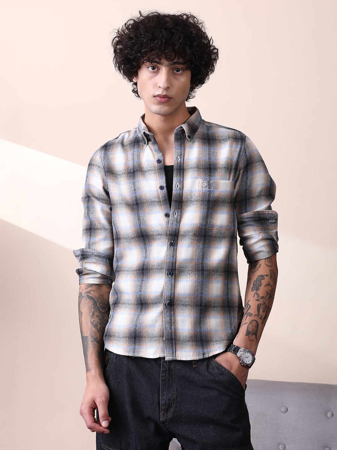 Campus Sutra Gradient-Graph Regular Shirt