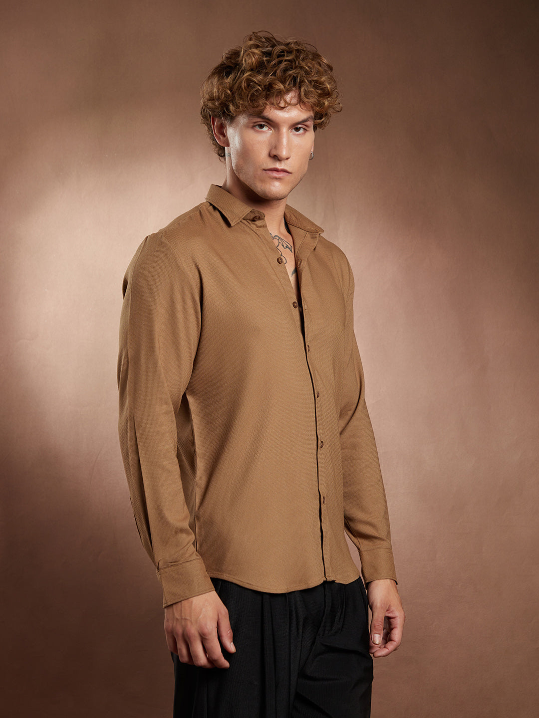 Campus Sutra Solid Waffle-Weave Shirt
