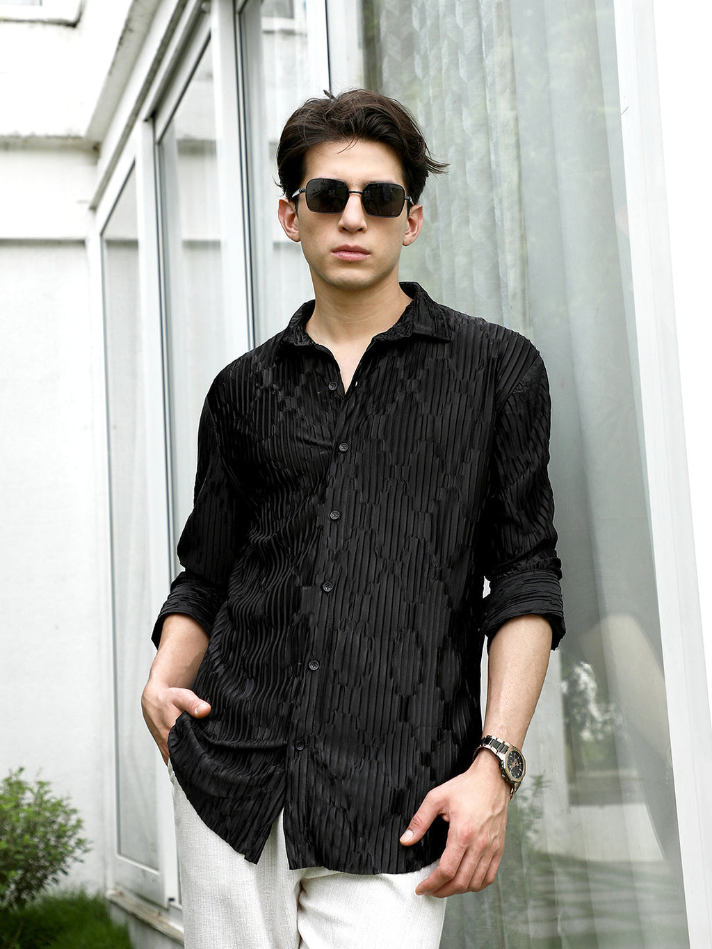 Campus Sutra Black Textured Slim Fit Shirt With Semi-Spread Collar