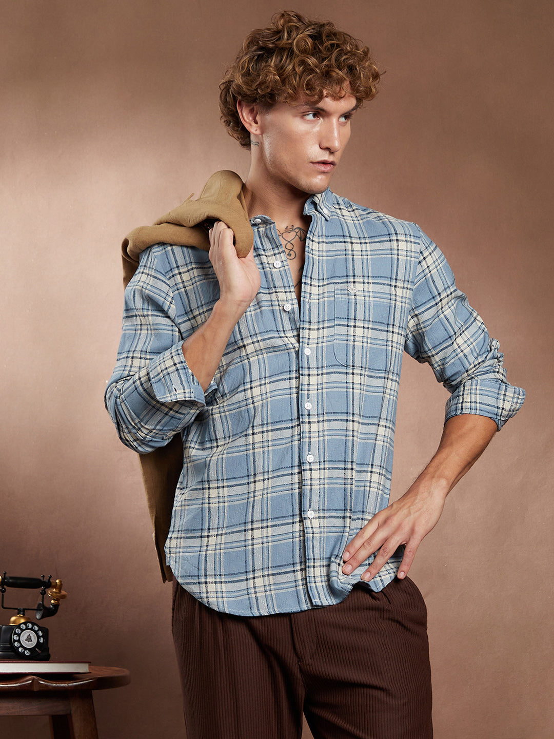 Campus Sutra Shadow-Graph Regular Shirt